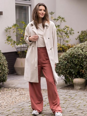 IVY BEAU Regular Trousers 'IVY Beau Dania broek' in Red: front