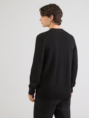 Lyle & Scott Пуловер в черно: отзад