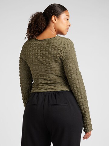 T-shirt 'NMZAHARA' Noisy May Curve en vert