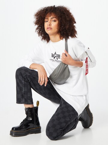 ALPHA INDUSTRIES Sweatshirt in White