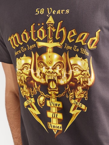 AMPLIFIED Shirt 'MOTORHEAD - GOLD CREST 50TH' in Grijs