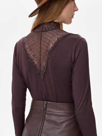 Blue Shadow Bluse‌ in Braun