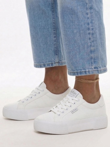 Lee Cooper Sneakers in White