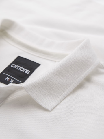 T-Shirt 'OM-POSS-0103' Ombre en blanc