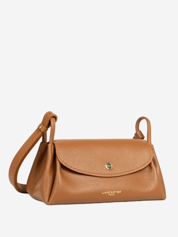 LANCASTER ParisTorba preko ramena 'Lancaster Sac trotteur A rabat aimanté M Accordéon Double Camel - In - Orange' - smeđa boja