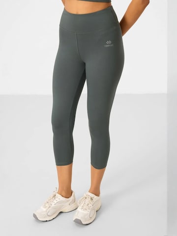 Completo sportivo di Tommy Life in grigio