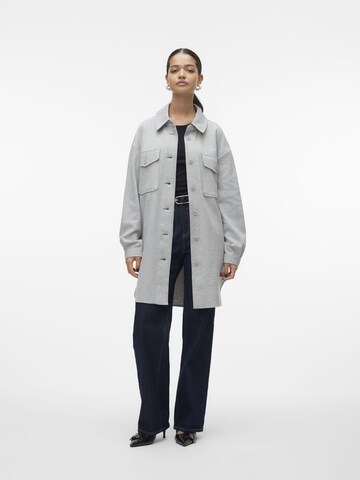 VERO MODA Tussenmantel in Grijs