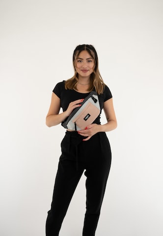 LARKSON Belt bag 'Ole' in Pink: front