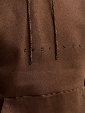 JACK & JONES - Sweatshirt 'JJEstar' em castanho