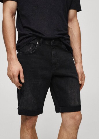 MANGO MAN Regular Pants in Black: front