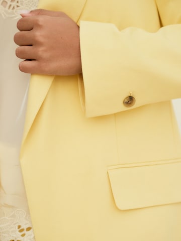 Next Blazer in Yellow