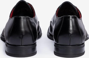 Chaussure à lacets 'Siena' LLOYD en noir