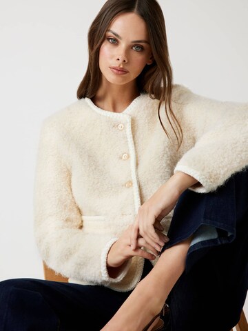 GUESS Between-Season Jacket in Beige