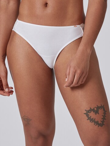 Skiny Panty in White: front