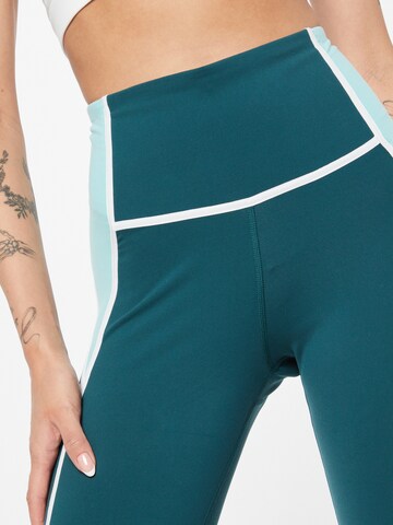 Skinny Pantaloni sport de la Reebok pe verde