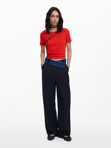 Desigual - Camiseta en rojo