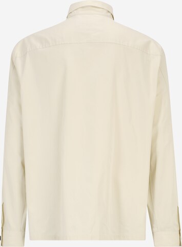 Calvin Klein Big & Tall - Ajuste regular Camisa en beige