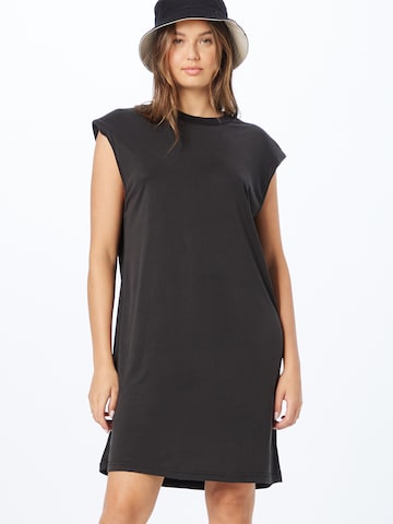 Urban Classics Dress in Black: front