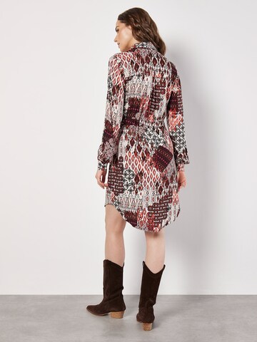 Robe ' ' Apricot en rouge