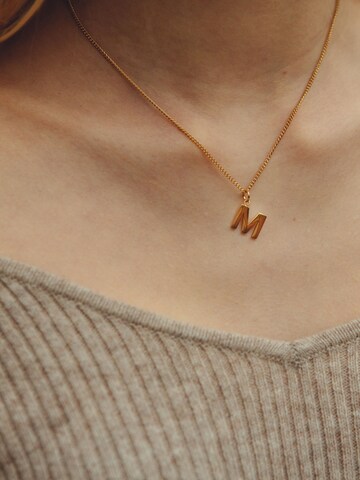 Chaîne 'M' GOOD.designs en or