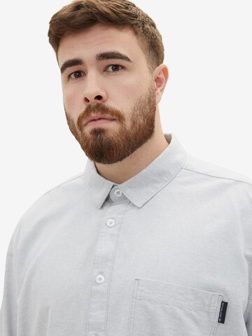 TOM TAILOR Men + Regular fit Button Up Shirt in Grey