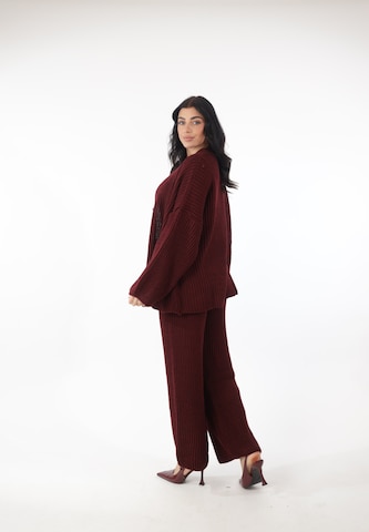 Elara Broekpak in Rood
