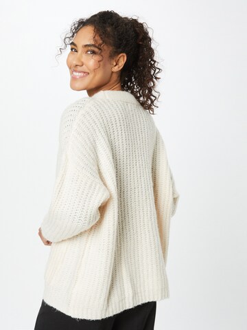 Missguided Knit cardigan in White