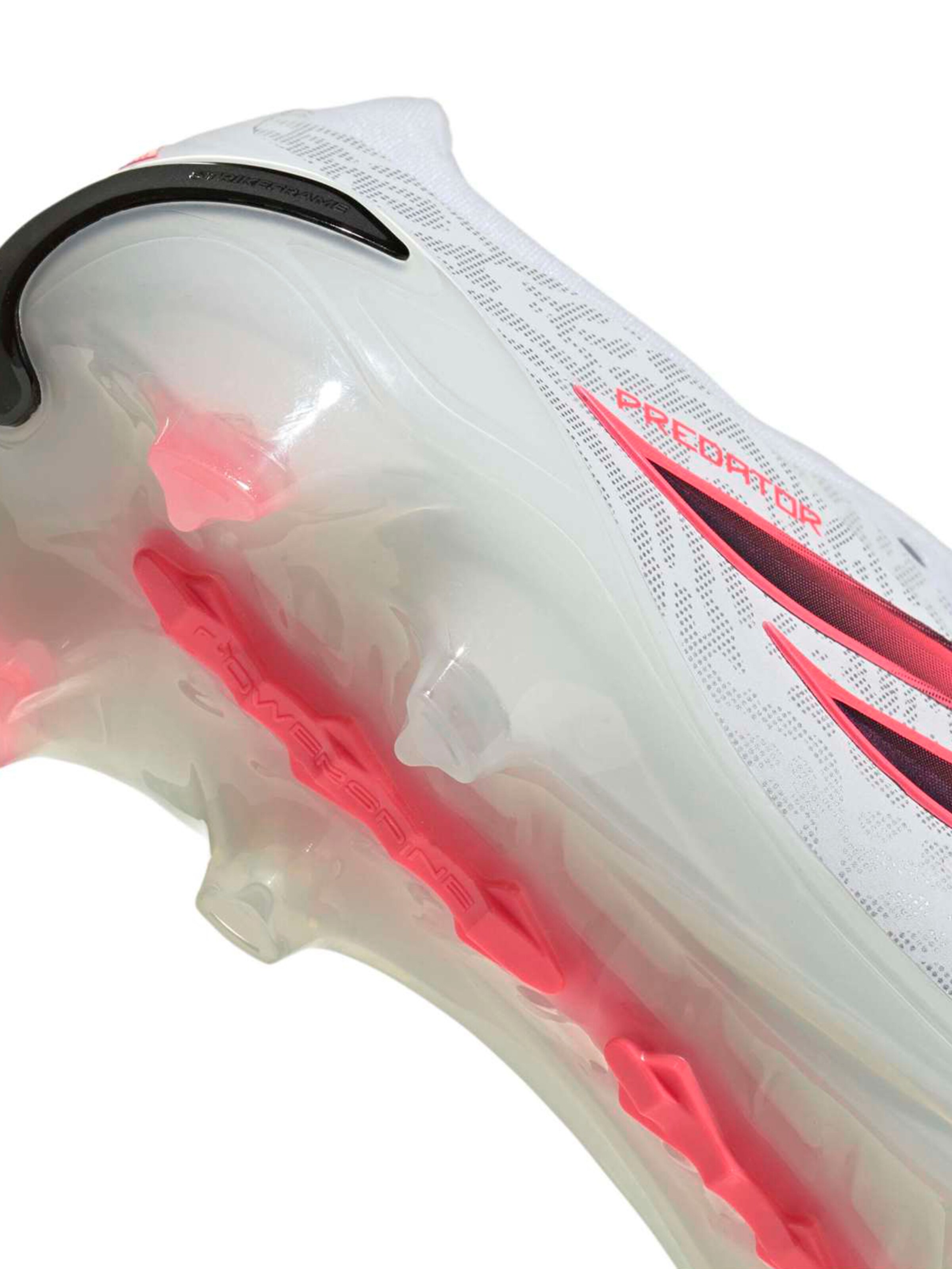 Chaussure de foot 'PREDATOR PRO' ADIDAS PERFORMANCE en blanc