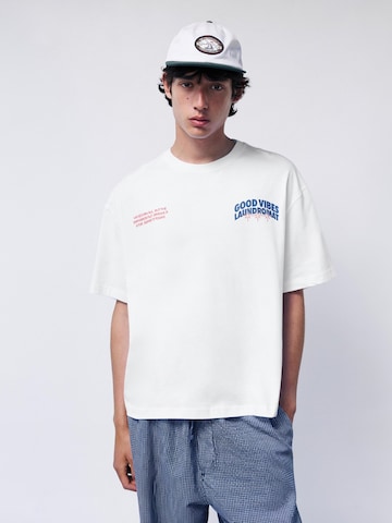 Pull&Bear Tričko 'COMMUNITY PLAYER' – bílá: přední strana