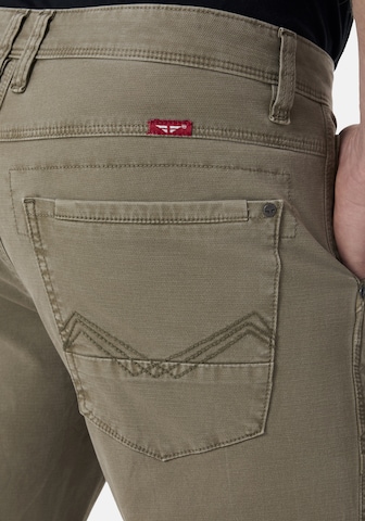 Hero Regular Jeans in Grün