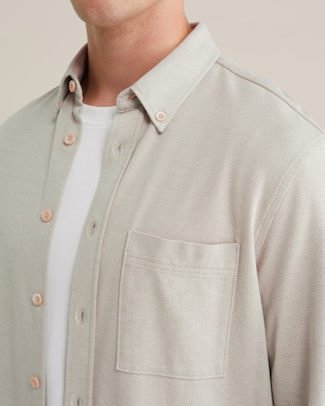 WE Fashion Comfort Fit Paita värissä beige