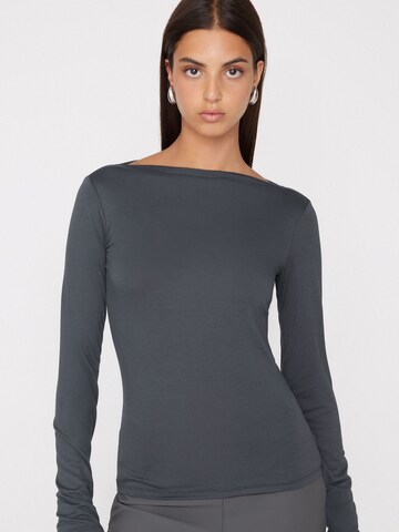 Tezenis Shirt in Grey: front