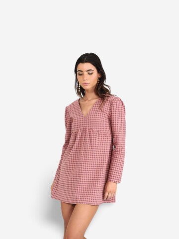 THE-ARE Kleid in Lila: Vorderseite
