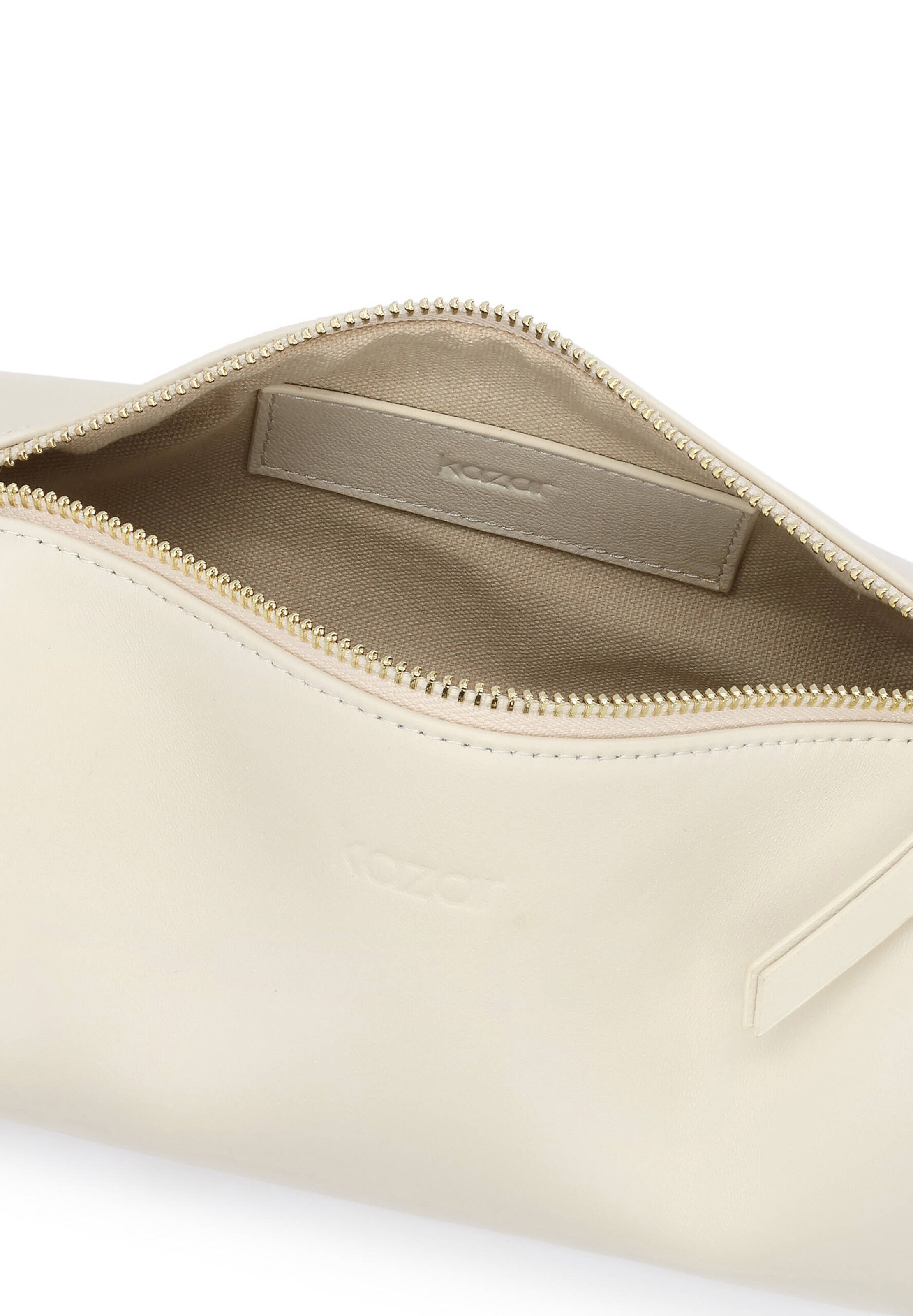 Kazar Axelremsväska i vit