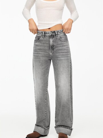Pull&Bear Wide Leg Farkut värissä harmaa: etupuoli