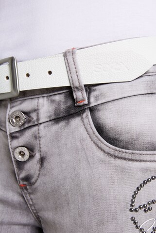 Soccx Belt in White: front