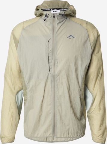 Nike Sportswear Between-Season Jacket 'TRAIL AIREEZ' in Green: front