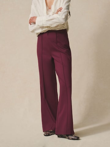 Next Широкий Брюки-чинос в Красный: спереди