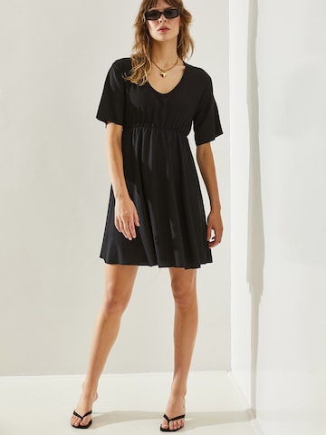 Abito di Bianco Lucci in nero: frontale