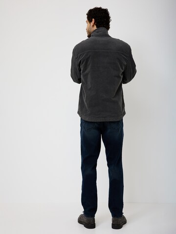 PADDOCKS Between-Season Jacket in Black