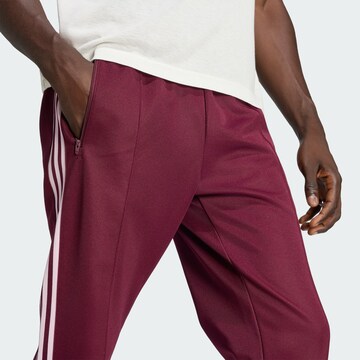ADIDAS ORIGINALS Regularen Hlače 'Classic' | rdeča barva