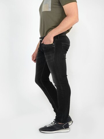 Coupe slim Jean '700/11' Le Temps Des Cerises en noir