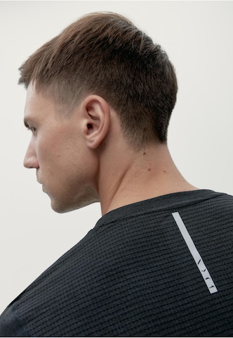 T-Shirt 'Kilux' Born Living Yoga en gris