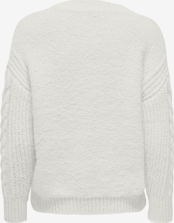ONLY Пуловер 'LOLA' в бяло