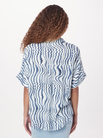 Monki Blouse in Blauw