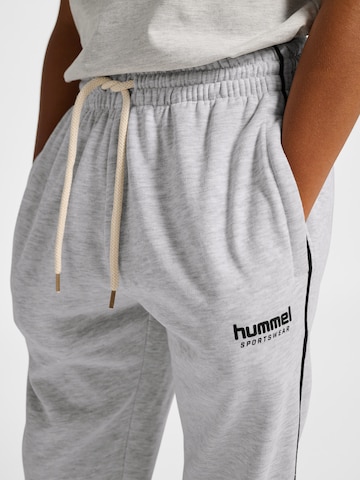 Hummel Tapered Hose in Grau