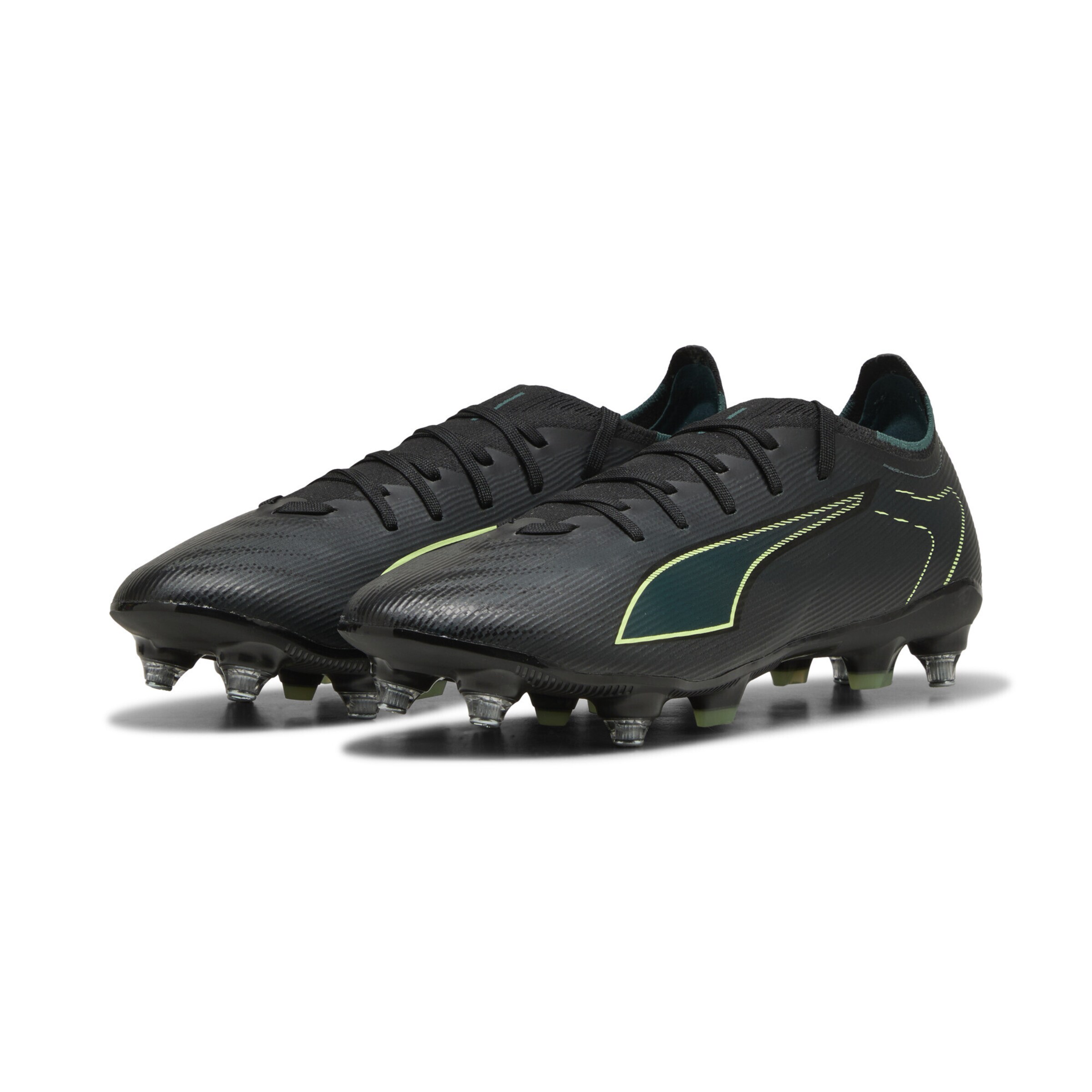 PUMA Soccer shoe 'Ultra 6 Match' in Black