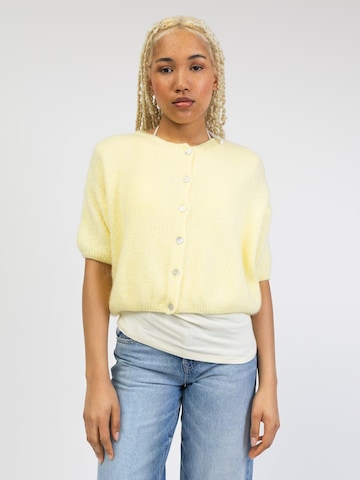 BROKE + SCHÖN Knit Cardigan in Yellow: front