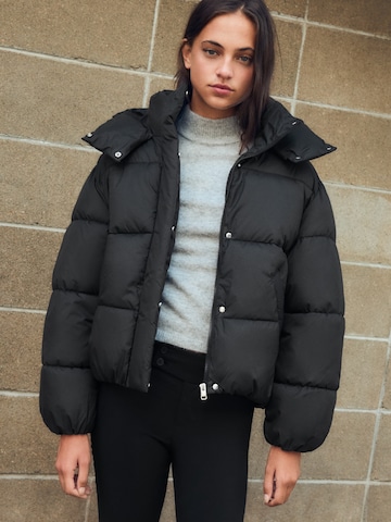 Bershka Jacke in Schwarz