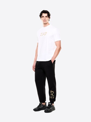 Maglietta '7M001562UC001' di EA7 Emporio Armani in bianco